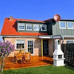 Huus An't Diek, Maisonette In Deichnaehe, Naehe Norddeich